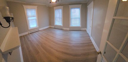 258 Notre Dame Ave, Unit 1 in Manchester, NH - Foto de edificio - Building Photo