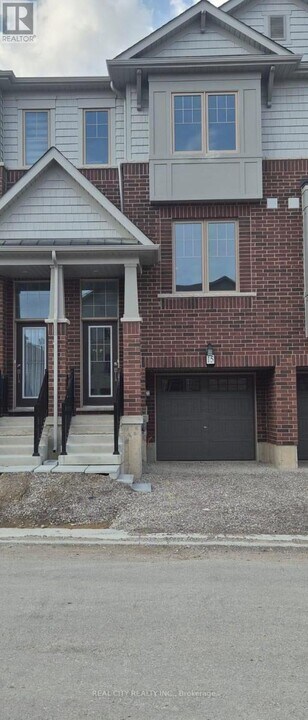 389 Conklin Rd in Brantford, ON - Building Photo