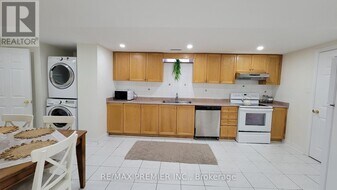 25 Granite St in Vaughan, ON - Building Photo