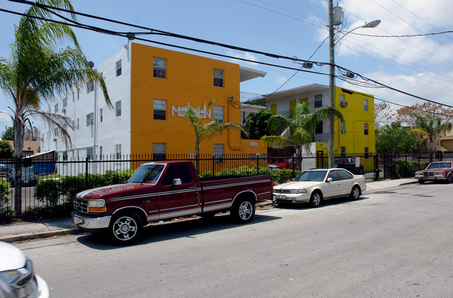 Manhattan Apartments in Miami, FL - Building Photo - Building Photo