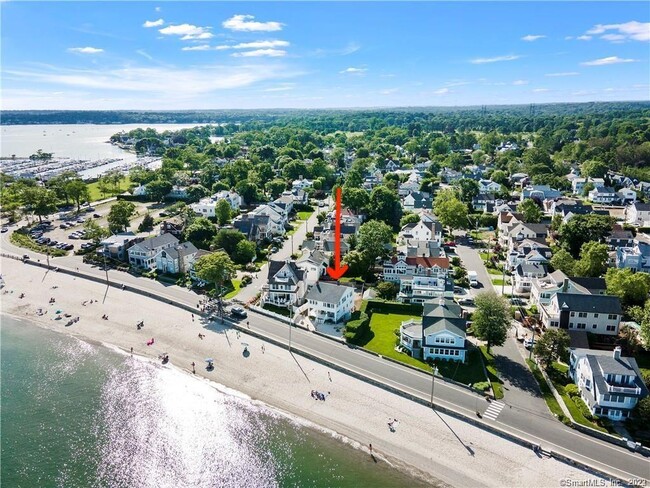 19 Soundview Dr in Westport, CT - Building Photo - Building Photo