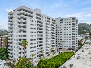 Franklin Towers in Los Angeles, CA - Building Photo - Building Photo