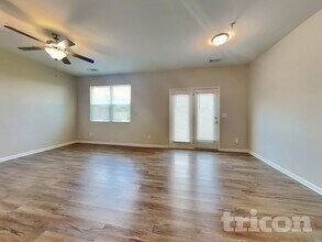 11946 Fuller St in Hampton, GA - Foto de edificio - Building Photo