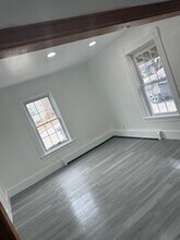 298 Pine St, Unit 1 in Gardner, MA - Foto de edificio - Building Photo