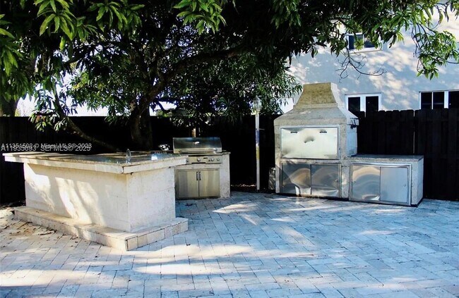 6002 SW 166th Ct in Miami, FL - Building Photo - Building Photo