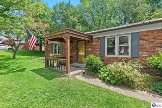 401 Embry Villa Dr in Leitchfield, KY - Building Photo - Building Photo