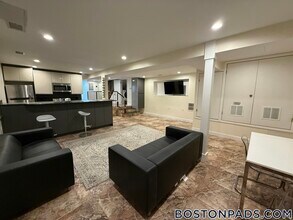 25 St Marys Ct, Unit 3 in Brookline, MA - Building Photo - Building Photo