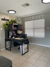 Harmony Apartments in Austin, TX - Foto de edificio - Building Photo