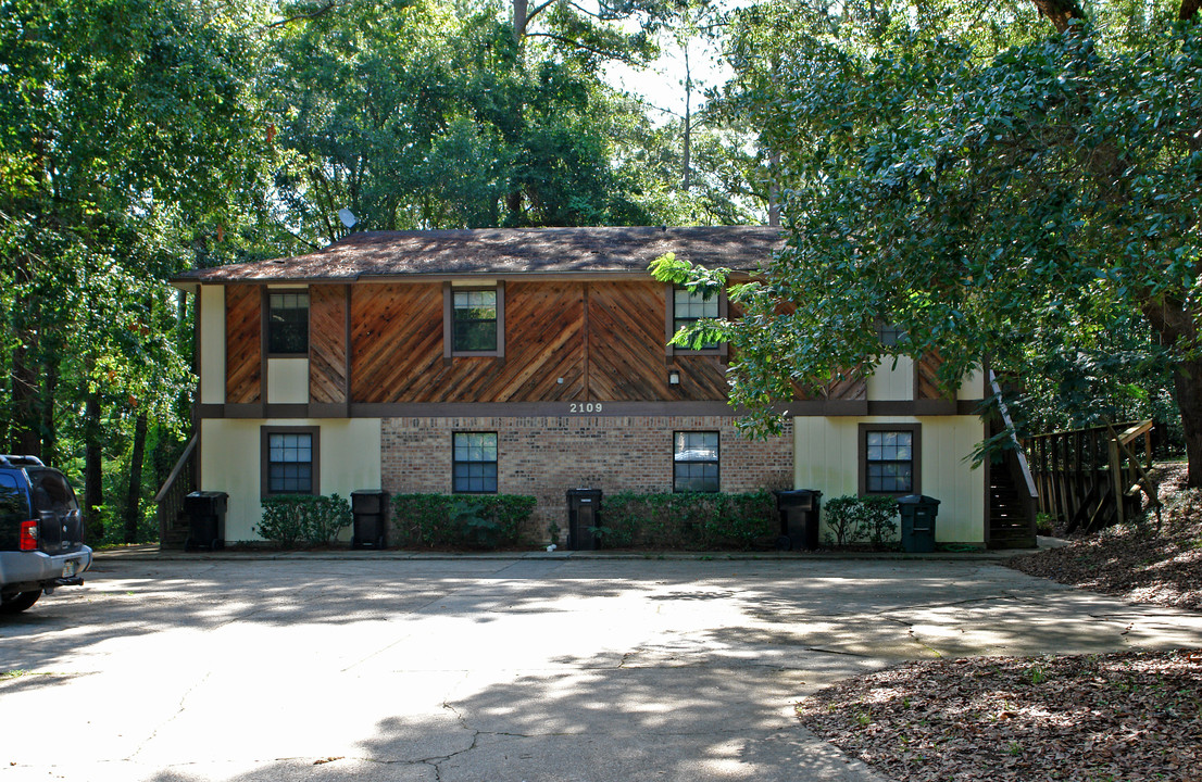 2109 Sandcastle Dr in Tallahassee, FL - Building Photo