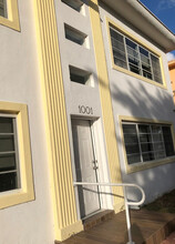 1001 Bay Dr in Miami Beach, FL - Building Photo - Building Photo