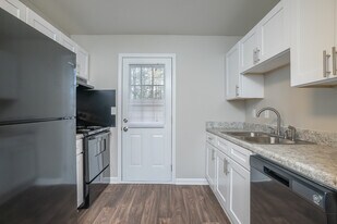 Belmont Crossing in Smyrna, GA - Building Photo