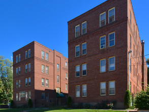 Centennial Apartments in Manchester, CT - Foto de edificio - Building Photo