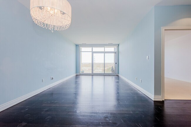 1-601 Leaside Park Dr in Toronto, ON - Building Photo - Building Photo