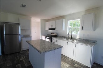 4117 10th St Ct E in Ellenton, FL - Building Photo - Building Photo