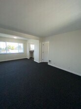 Mar Vista Drive in Monterey, CA - Foto de edificio - Building Photo