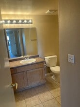 7255 W Sunset Rd in Las Vegas, NV - Building Photo - Building Photo