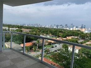 1401 SW 22nd St, Unit 903 in Miami, FL - Building Photo - Building Photo