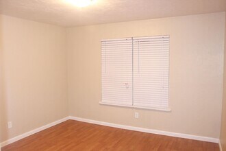 1550 Blountstown St in Tallahassee, FL - Building Photo - Building Photo