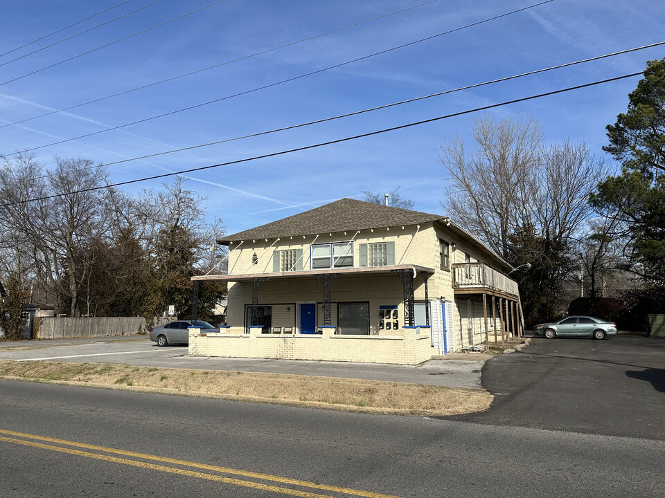 1933 S 28th St in Paducah, KY - Building Photo