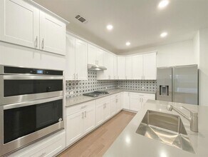 6825 Ellsworth Walk in Austin, TX - Building Photo - Building Photo