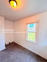 5747 Lakepointe St, Unit 438 in Detroit, MI - Building Photo - Building Photo