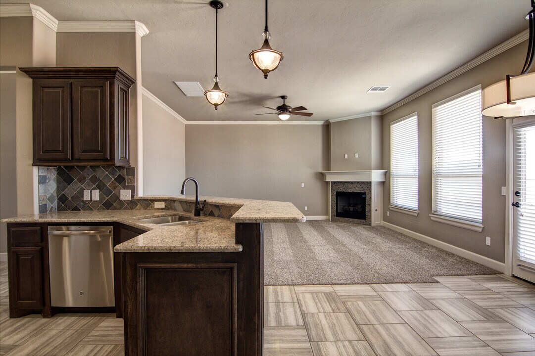 16313 Iron Fire Ct in Edmond, OK - Building Photo