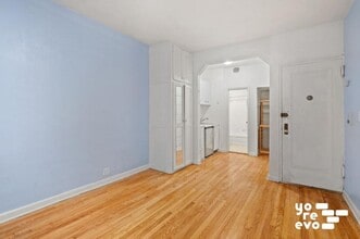 20 Jane St in New York, NY - Building Photo - Building Photo