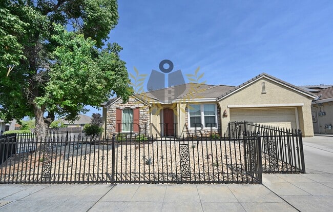 6756 E Alta Ave in Fresno, CA - Building Photo - Building Photo
