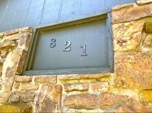 821 E Lakeside Dr in Fayetteville, AR - Building Photo - Building Photo
