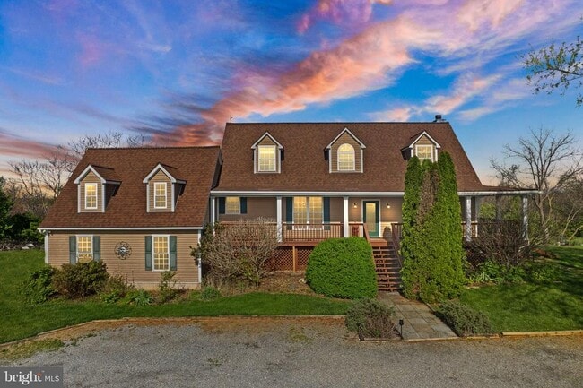 property at 943 Castle Rock Ln