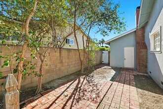 23723 Aetna St in Los Angeles, CA - Building Photo - Building Photo