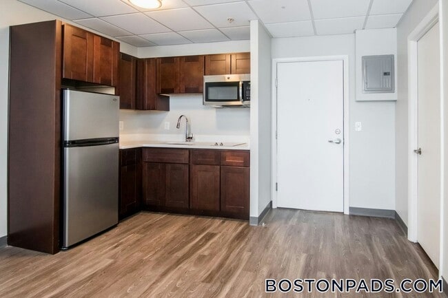 507 Main St, Unit 709 in Worcester, MA - Building Photo - Building Photo