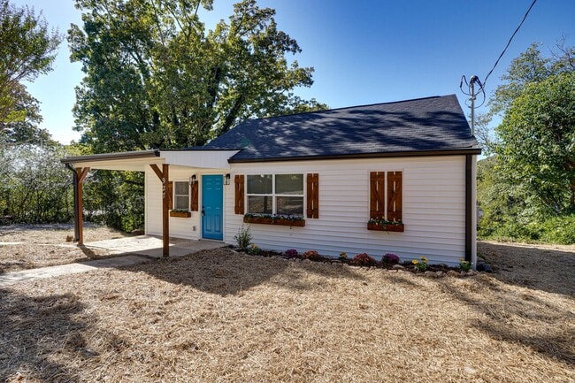 927 Hulana St in Rossville, GA - Foto de edificio - Building Photo