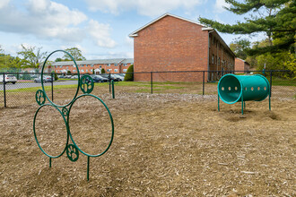 Cliffside Apartments in Sunderland, MA - Building Photo - Building Photo