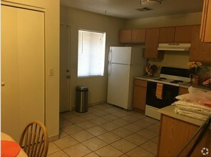 1821-1827 S Jefferson Ave in Tucson, AZ - Foto de edificio - Interior Photo
