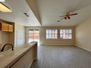 1371 Brooktrail Dr in Pittsburg, CA - Building Photo - Building Photo