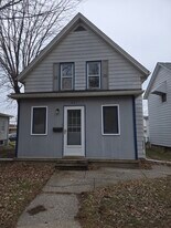 927 18th Ave in East Moline, IL - Building Photo