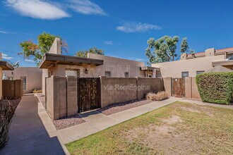 231 N Robson in Mesa, AZ - Foto de edificio - Building Photo