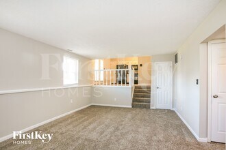 721 Sable Ridge Dr in Greenwood, IN - Building Photo - Building Photo