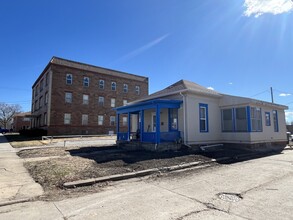 305 N 7th St in Beatrice, NE - Building Photo - Building Photo