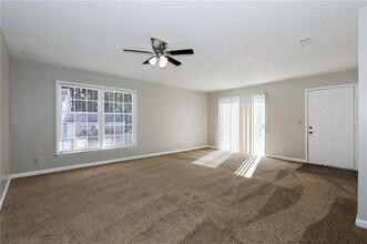 4500 Shannon Blvd in Union City, GA - Building Photo - Building Photo
