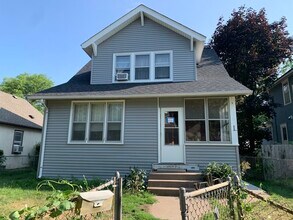 1384 Lafond Ave, Unit 2 in St. Paul, MN - Foto de edificio - Building Photo