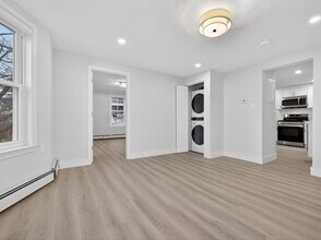 469 Medford St in Somerville, MA - Building Photo - Building Photo