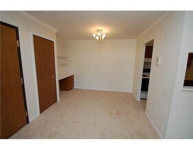 3005 Fernwood Ave, Unit 202 in Ann Arbor, MI - Building Photo - Building Photo