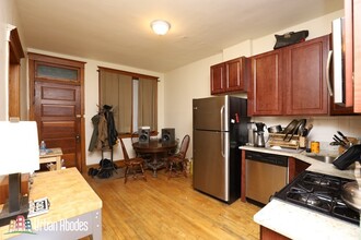 2647 W Iowa St, Unit A09C in Chicago, IL - Building Photo - Building Photo