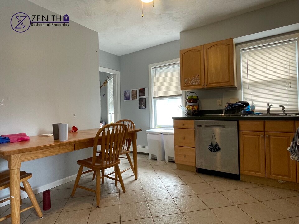 59 South St, Unit 2 in Waltham, MA - Building Photo