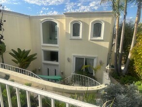 8120 Billowvista Dr in Playa Del Rey, CA - Building Photo - Building Photo