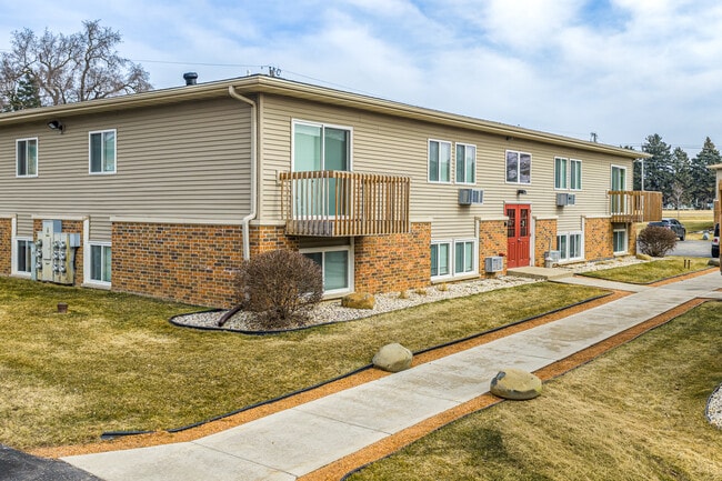 Geneva Estates in Lake Geneva, WI - Foto de edificio - Building Photo