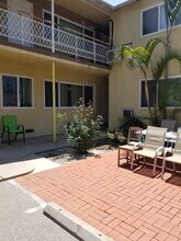 208 E Stocker St, Unit 9 in Glendale, CA - Foto de edificio - Building Photo