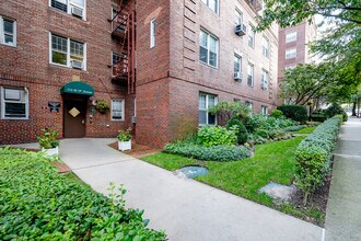 112-50 78th Ave in Forest Hills, NY - Building Photo - Building Photo